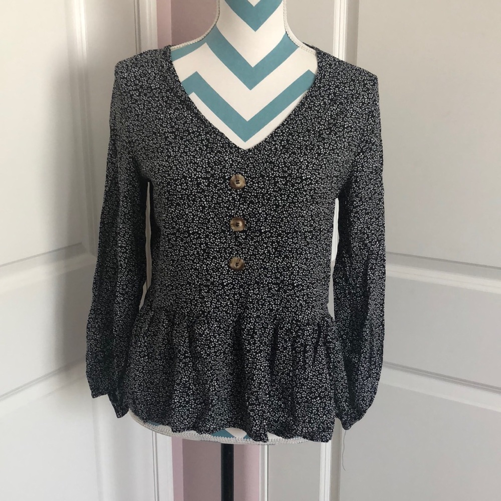 Black and White pattern long sleeve Blouse